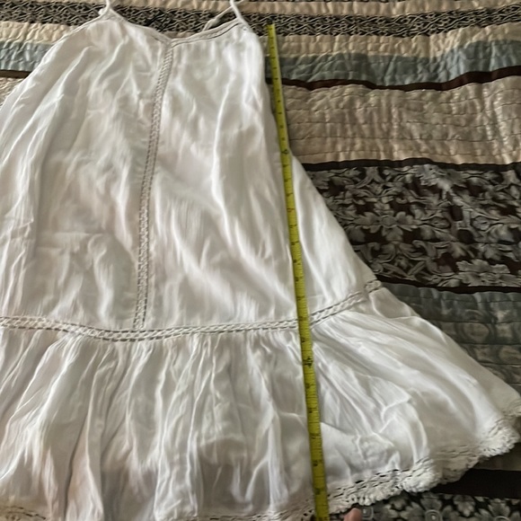 Adorable boho style flowy white dress - Picture 6 of 7